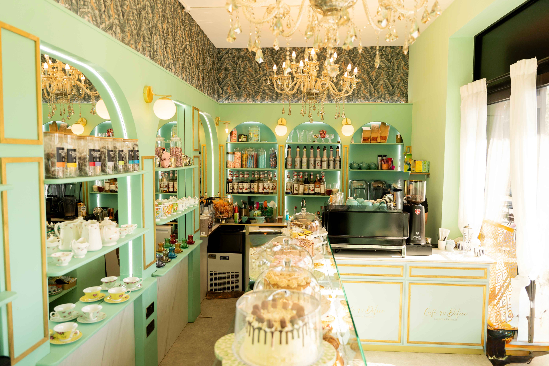 Café 90 Délice interior with Tiffany blue and gold accents